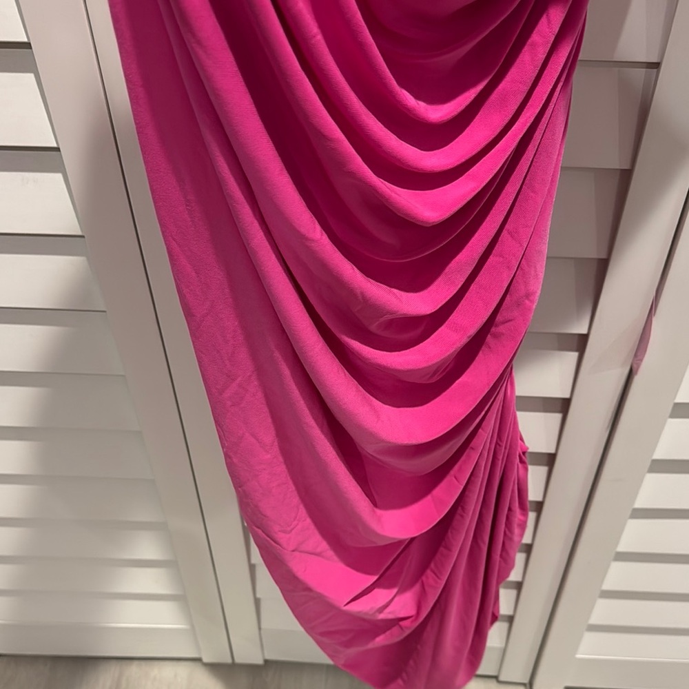 Norma Kamali Diana Pink One-Shoulder Fishtail Dress - Picture 5 of 7